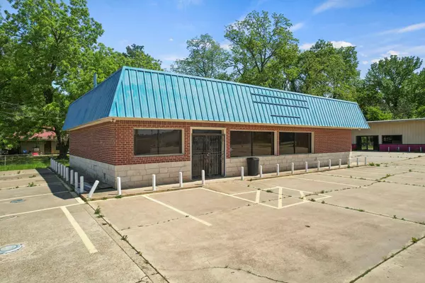 101 E 5th Street, Winfield, TX 75493