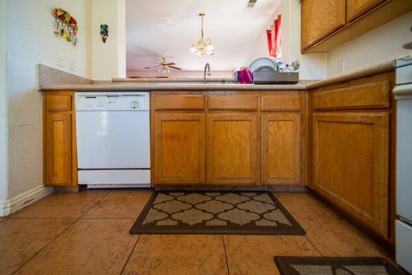 1452 Serna Avenue, Orange Cove, CA 93646