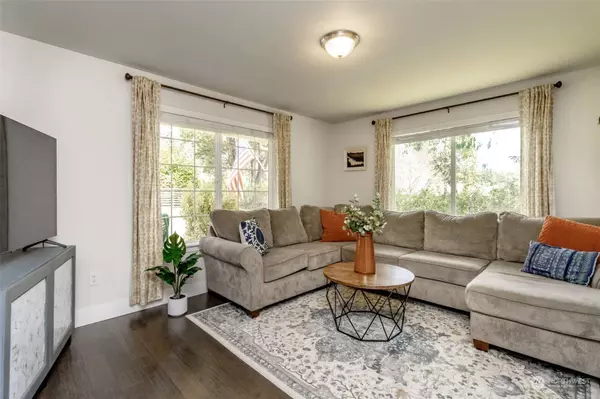 221 195th AVE SW, Lakebay, WA 98349