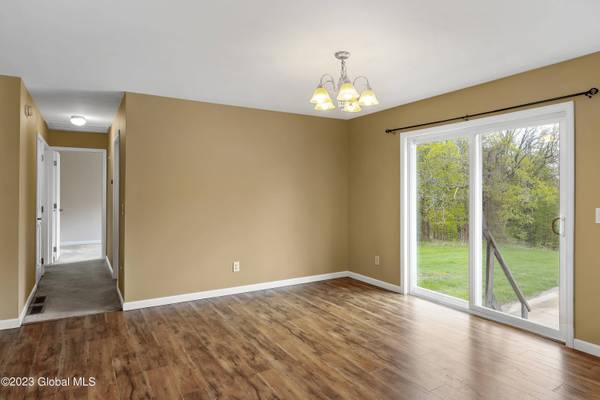 90 Bentley Drive, Schaghticoke, NY 12182