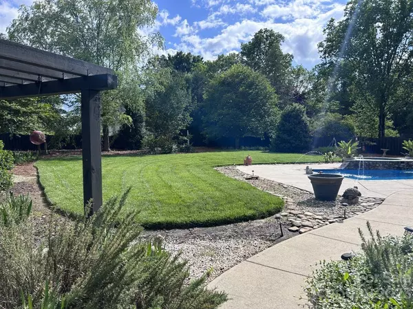 2641 Willis DR, Harrisburg, NC 28075