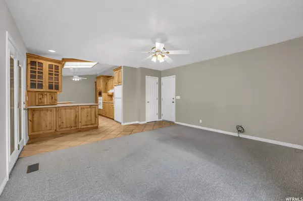 8714 S PIPER LN, Sandy, UT 84093