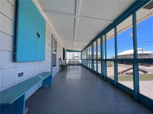 1004 FOUR POINT RD, Dulac, LA 70353