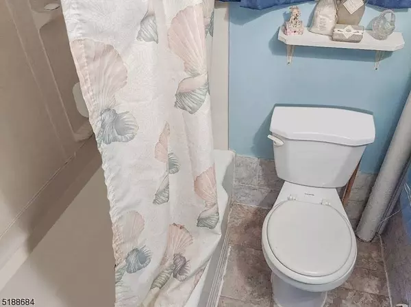 80 Heckman St, Phillipsburg Town, NJ 08865