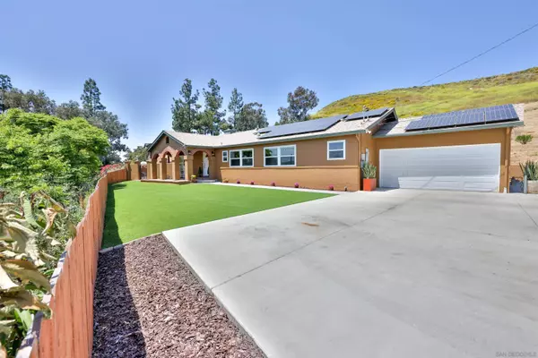 13008 Mapleview St, Lakeside, CA 92040