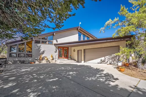 208 Canada WAY, White Rock, NM 87547