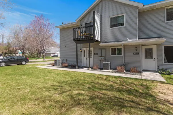 4317 Parkview CT, Vadnais Heights, MN 55127