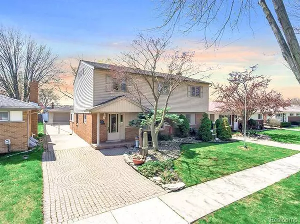 23418 RECREATION Street, St. Clair Shores, MI 48082