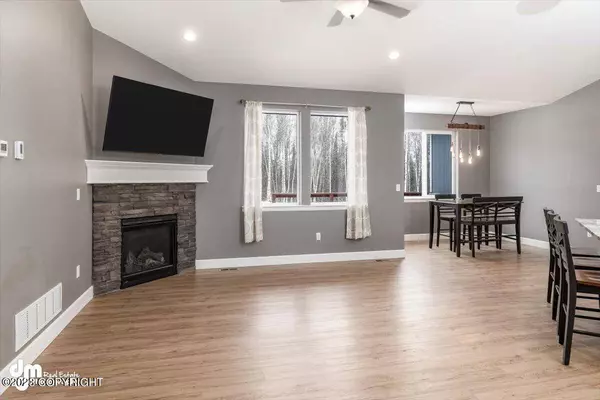 7446 W Leighton CIR, Wasilla, AK 99623