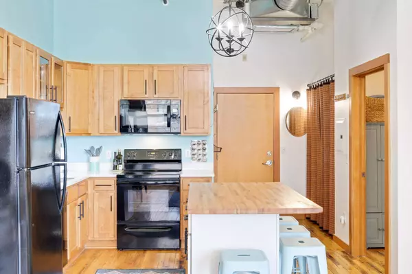 523 Jackson ST #204, Saint Paul, MN 55101