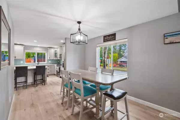 20115 SE 261st CT E, Covington, WA 98042