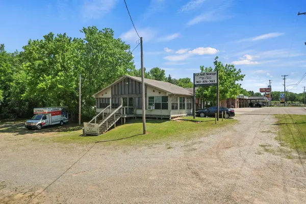 105 N Greer, Pittsburg, TX 75686