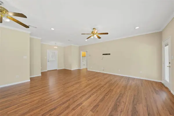 709 N Davis Street, West, TX 76691