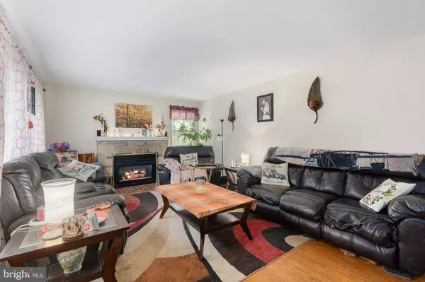 536 CHARLES ST, Coopersburg, PA 18036