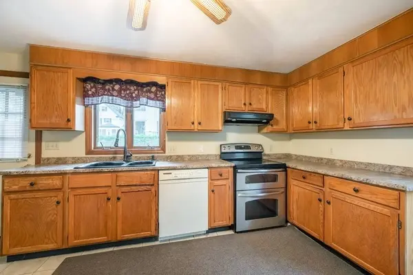 13 Bentley Cir #13, Methuen, MA 01844