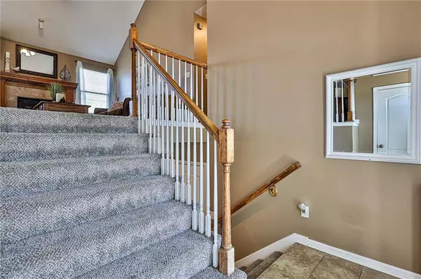 1911 NW Elmwood DR, Grain Valley, MO 64029