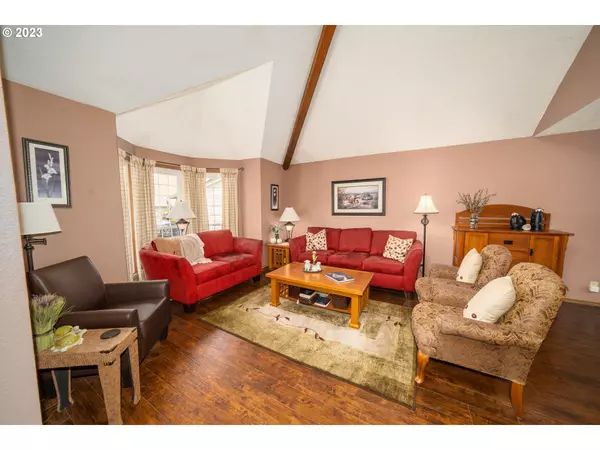 9131 SW Hill ST, Tigard, OR 97223