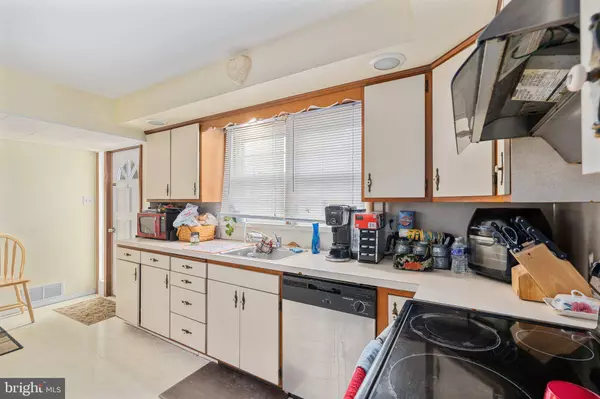 536 CHARLES ST, Coopersburg, PA 18036