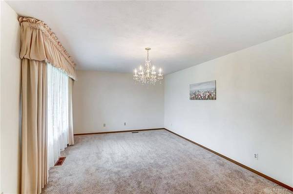 1037 Carson Lane, Springfield, OH 45503