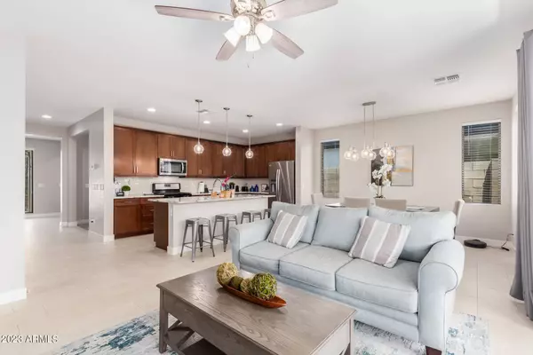 1535 W SILVER CREEK Lane, San Tan Valley, AZ 85140