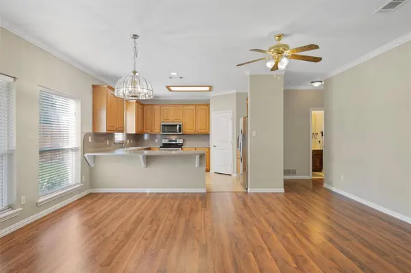 709 N Davis Street, West, TX 76691