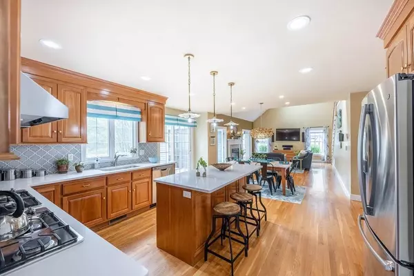 2 Hay Bale Rd, Andover, MA 01810