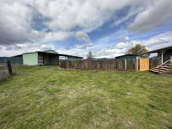 13883 Hal Ln, White City, OR 97503