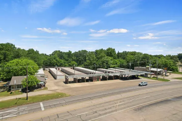 105 N Greer, Pittsburg, TX 75686