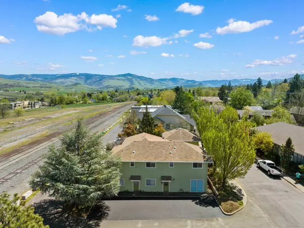 621 A St, Ashland, OR 97520