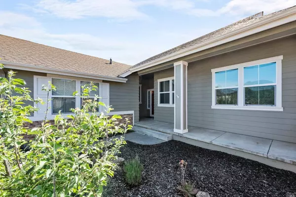 101 Lavender CT, Cloverdale, CA 95425