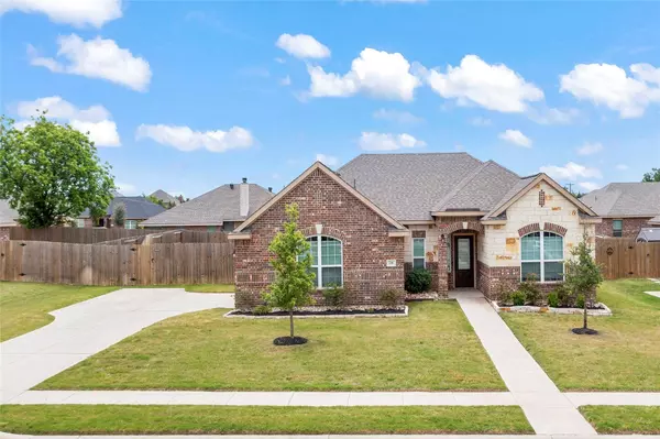 716 W Milas Lane, Glenn Heights, TX 75154