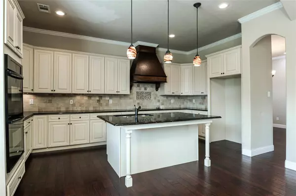 7109 Stone Villa Circle, North Richland Hills, TX 76182