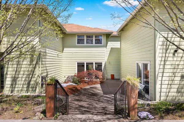 621 A St, Ashland, OR 97520