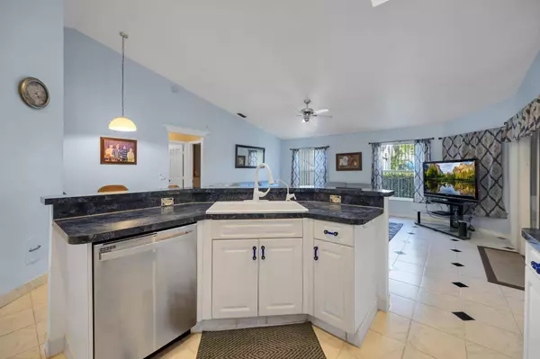 4691 SW Nackman TER, Port Saint Lucie, FL 34953