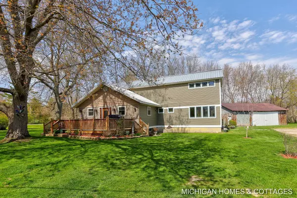 1173 Blue Star Highway, South Haven, MI 49090