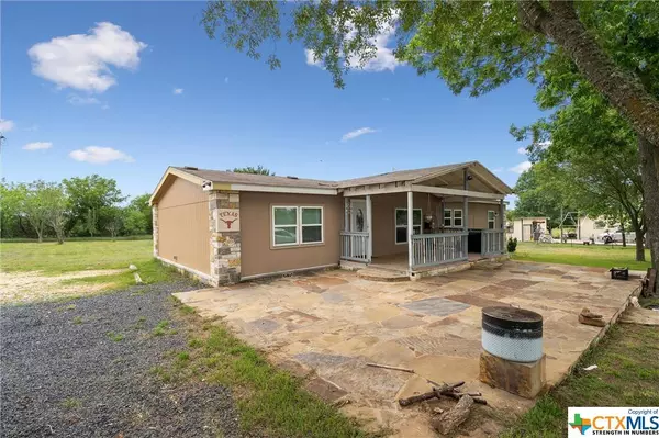 1600 Schubert LN, Niederwald, TX 78640