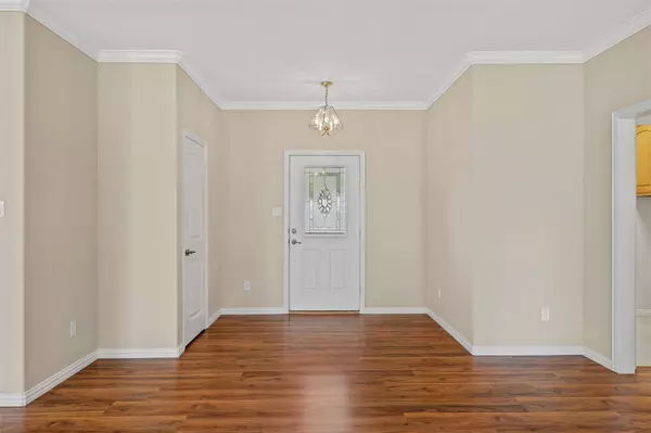 709 N Davis Street, West, TX 76691