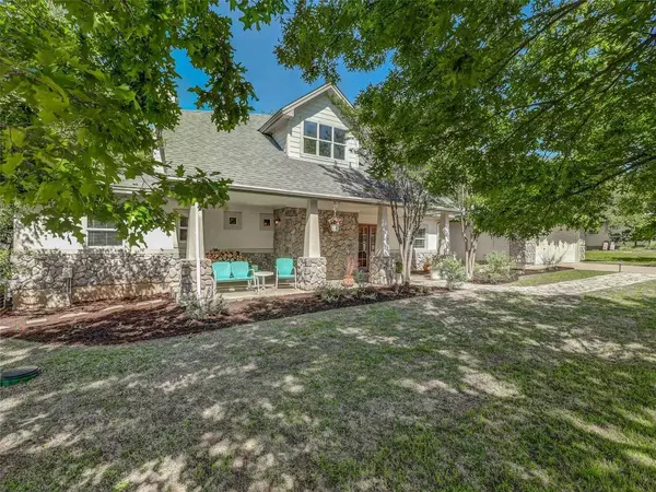 709 Shadywood LN, Dripping Springs, TX 78620