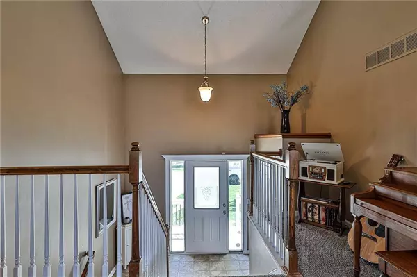 1911 NW Elmwood DR, Grain Valley, MO 64029