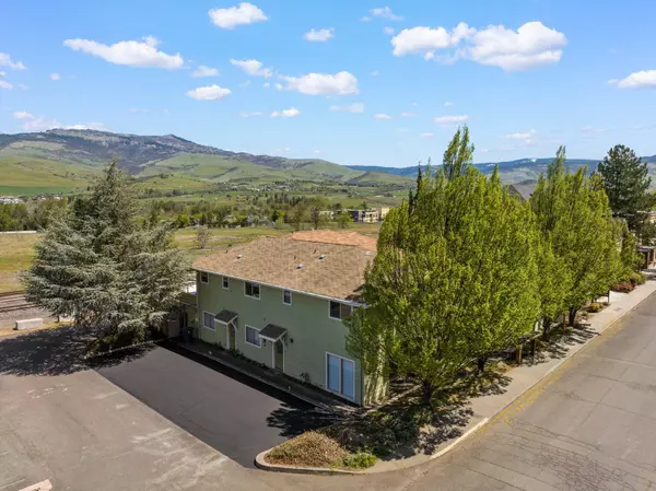 621 A St, Ashland, OR 97520