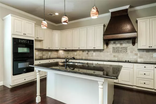 7109 Stone Villa Circle, North Richland Hills, TX 76182