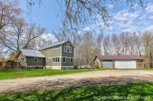 1173 Blue Star Highway, South Haven, MI 49090