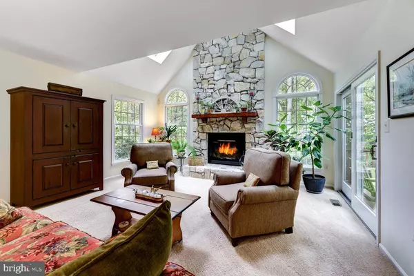 5021-A CHURCH RD, Mount Laurel, NJ 08054