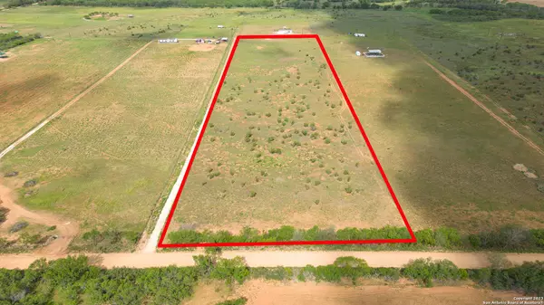 CR 2000 SAND HOLLOW RD, Pearsall, TX 78061