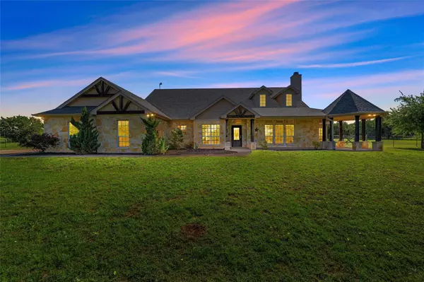 816 Old Ranch Road, China Spring, TX 76633