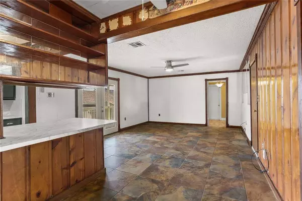 2520 ROSE DR, Gretna, LA 70056