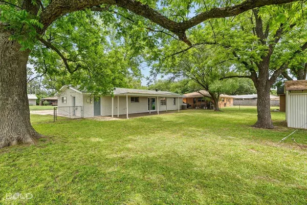 1106 Caroline Drive, Bossier City, LA 71112