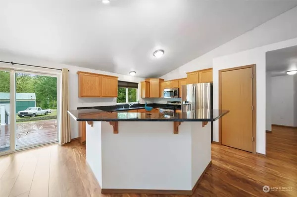 5535 Johnson Point RD NE, Olympia, WA 98516