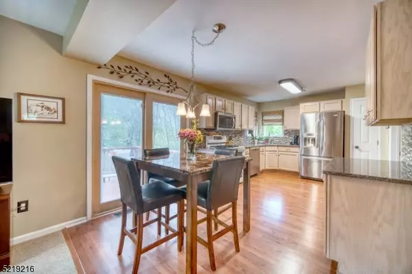 30 Crestwood Cir, Mount Olive Twp., NJ 07828