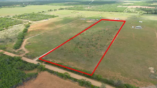 CR 2000 SAND HOLLOW RD, Pearsall, TX 78061